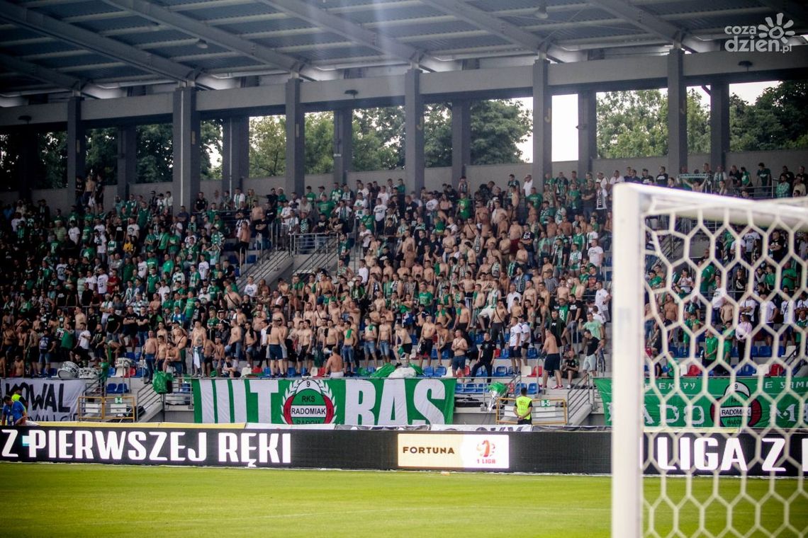 Mecz bez kibiców. Policja apeluje o niegromadzenie się 