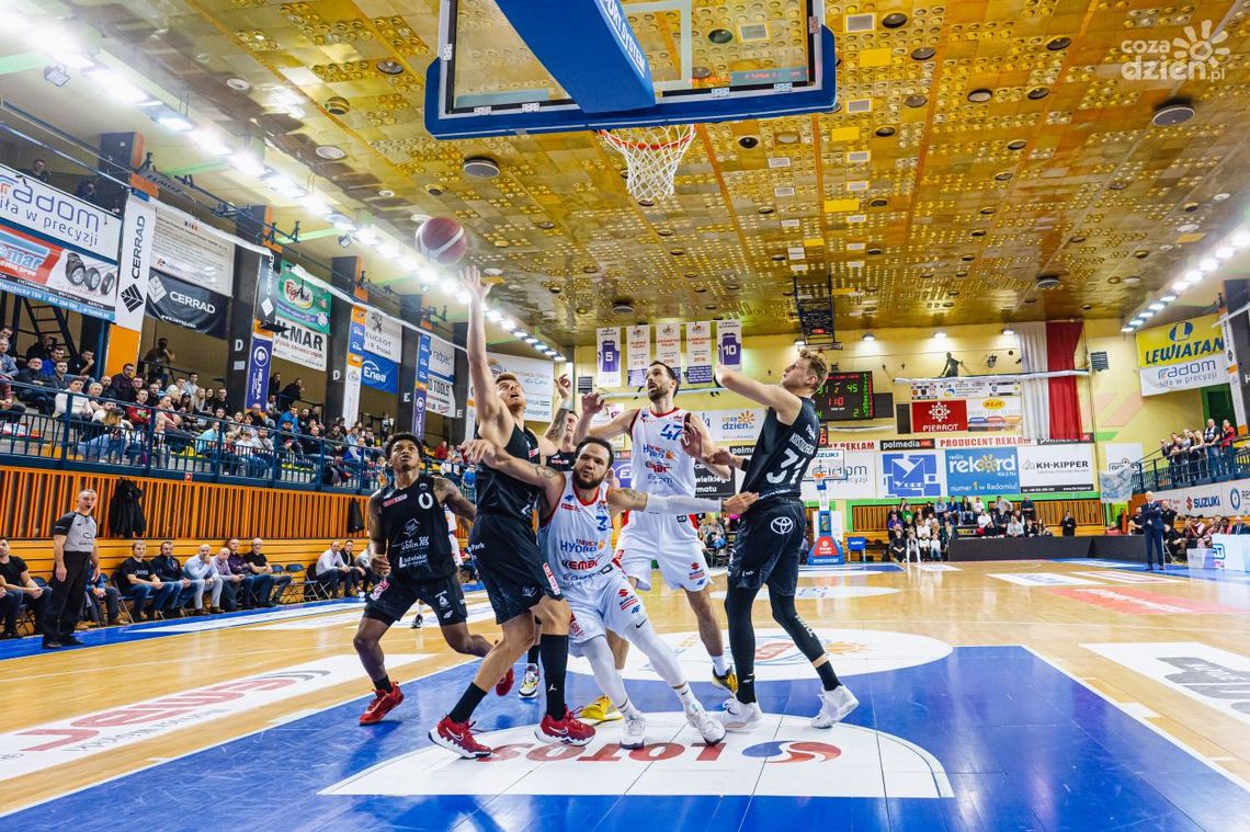 Mecz HydroTrucku Radom z Treflem w hali MOSiR-u. Wyjaśniamy dlaczego tak się stało