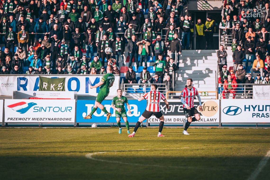 Mecz Radomiaka Radom z Cracovią w piątek 30 września. Jest terminarz 11. kolejki