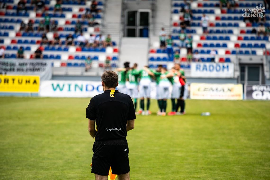 Mecz Radomiaka Radom z Pogonią Szczecin poprowadzi arbiter z Bytomia