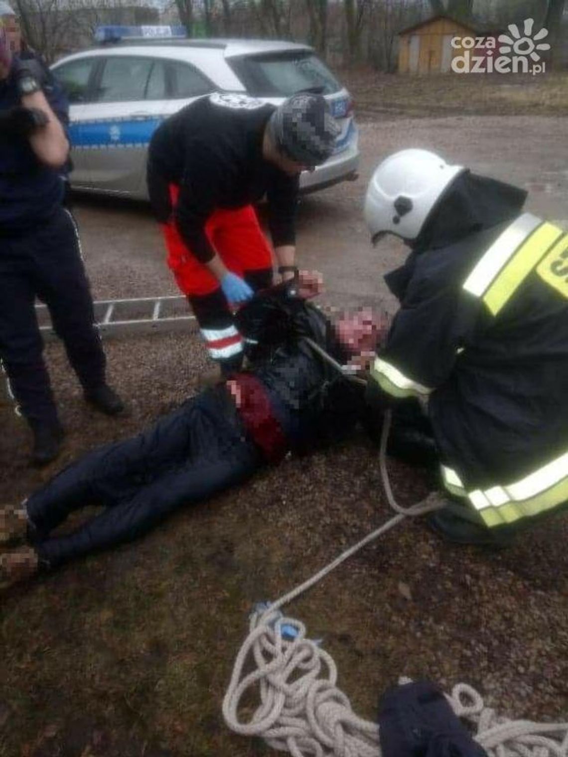 Mężczyzna wpadł do studni Mężczyzna wpadł do studni
