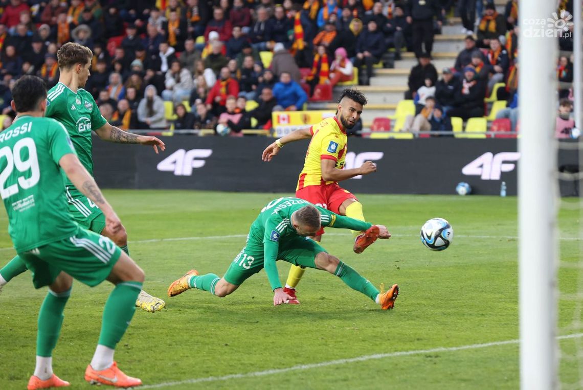 Miało być zaangażowanie i walka, a była wstydliwa porażka. Fatalny występ Radomiaka w "Świętej Wojnie" w Kielcach