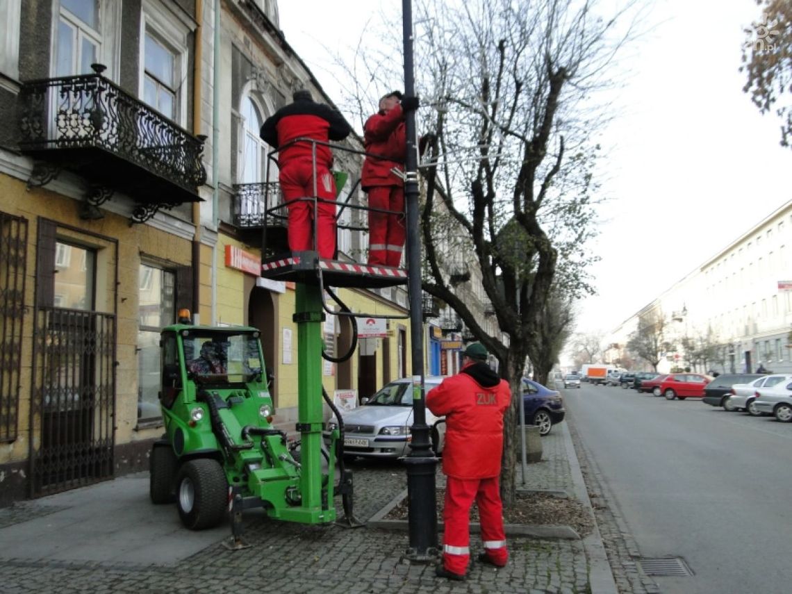 Miasto stroi się na święta - oszczędnie