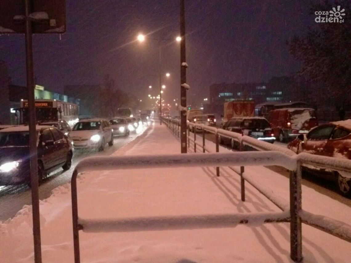 Miasto zakorkowane - ślisko na drogach! Miasto zakorkowane - ślisko na drogach!