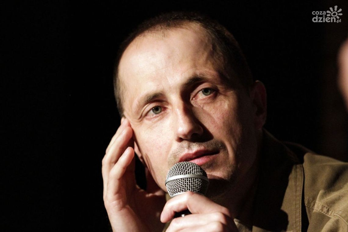 Michał Sobol w bibliotece