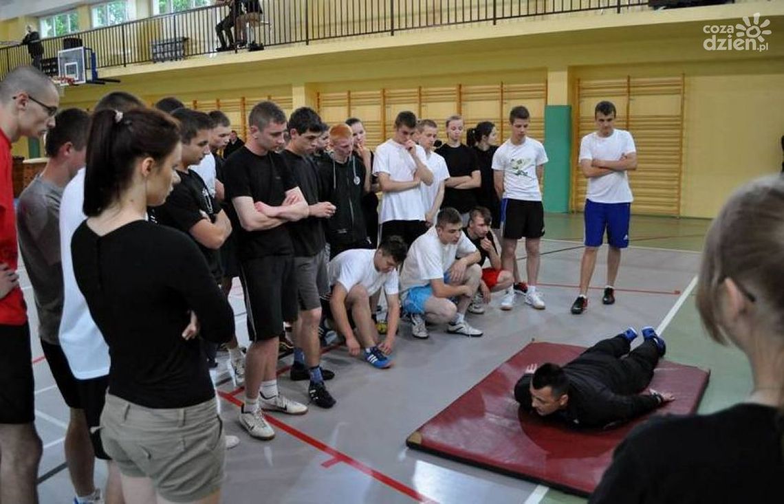 Międzyszkolne zawody klas mundurowych w Radomiu Międzyszkolne zawody klas mundurowych w Radomiu