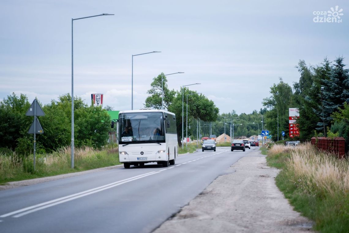 Mieszkańcy chcą chodnika i ścieżki rowerowej na ul. Wierzbickiej