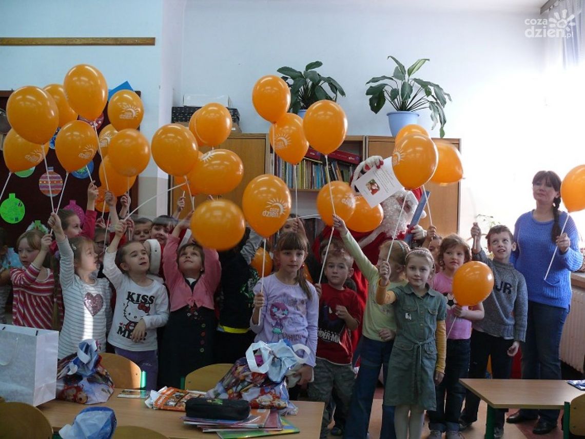 Mikołaj przyszedł z balonami cozadzien.pl Mikołaj przyszedł z balonami cozadzien.pl