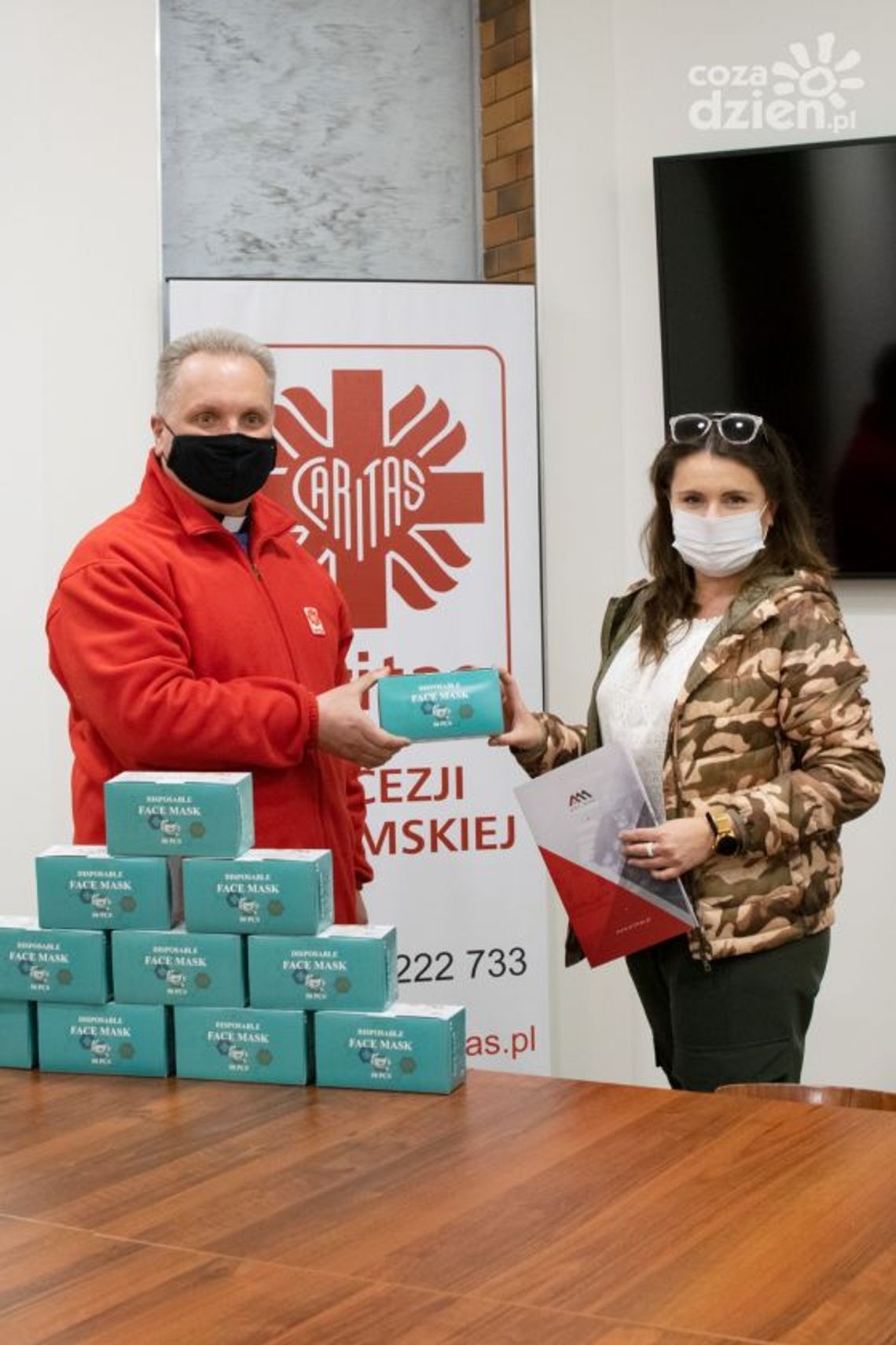 Milion maseczek przekazany