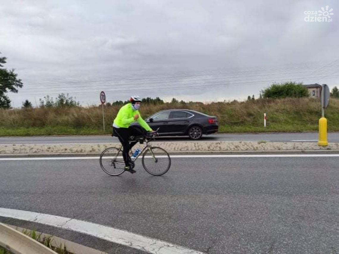 Mimo wypadku wyruszył w dalszą trasę