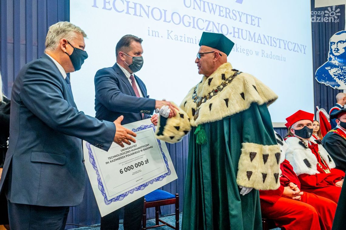 Minister edukacji przekazał 6 mln dla UTH Minister edukacji przekazał 6 mln dla UTH