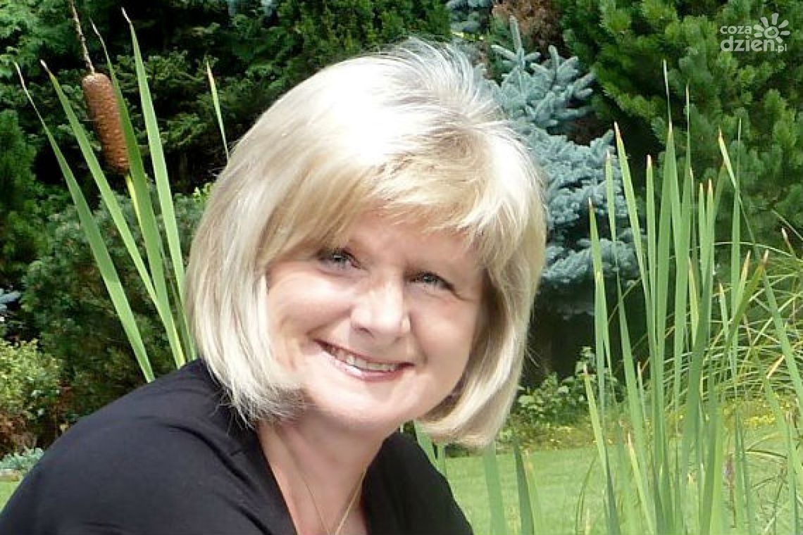 Mira Tatarek - rozmowa w studiu lokalnym Radia Rekord Mira Tatarek - rozmowa w studiu lokalnym Radia Rekord