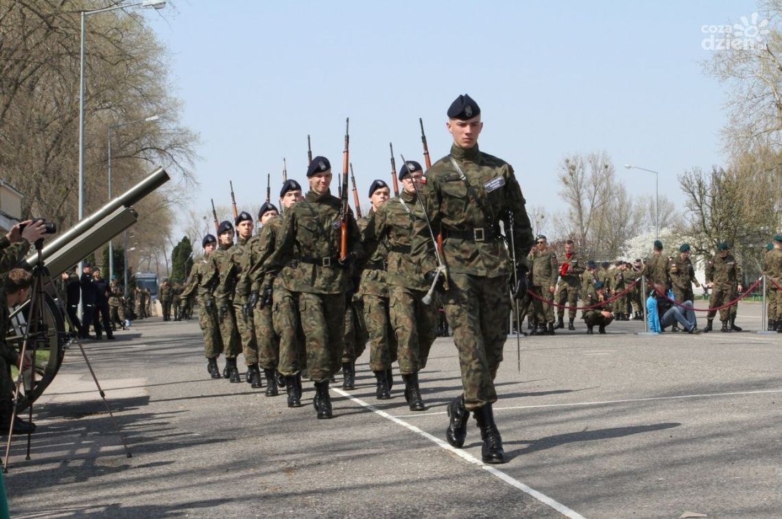 Mistrzowska musztra uczniów ZDZ! Zdjęcia 