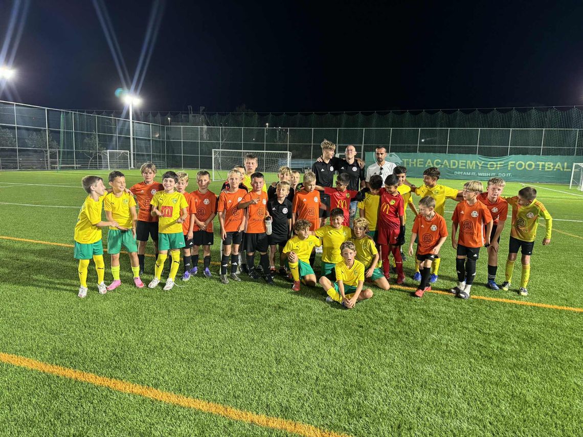 Młodzi piłkarze Ajaxu Radom trenowali na Cyprze