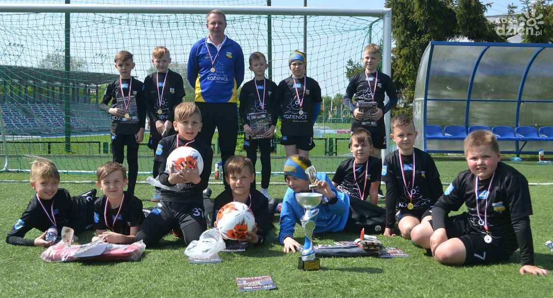 Młodzi piłkarze spędzili majówkę na sportowo