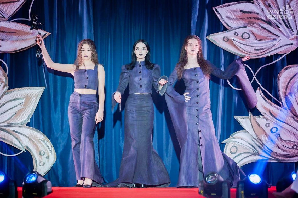 Młodzi projektanci pokazali swoje kolekcje w Radomiu. Za nami kolejna edycja konkursu "Kreacje - Prowokacje" 