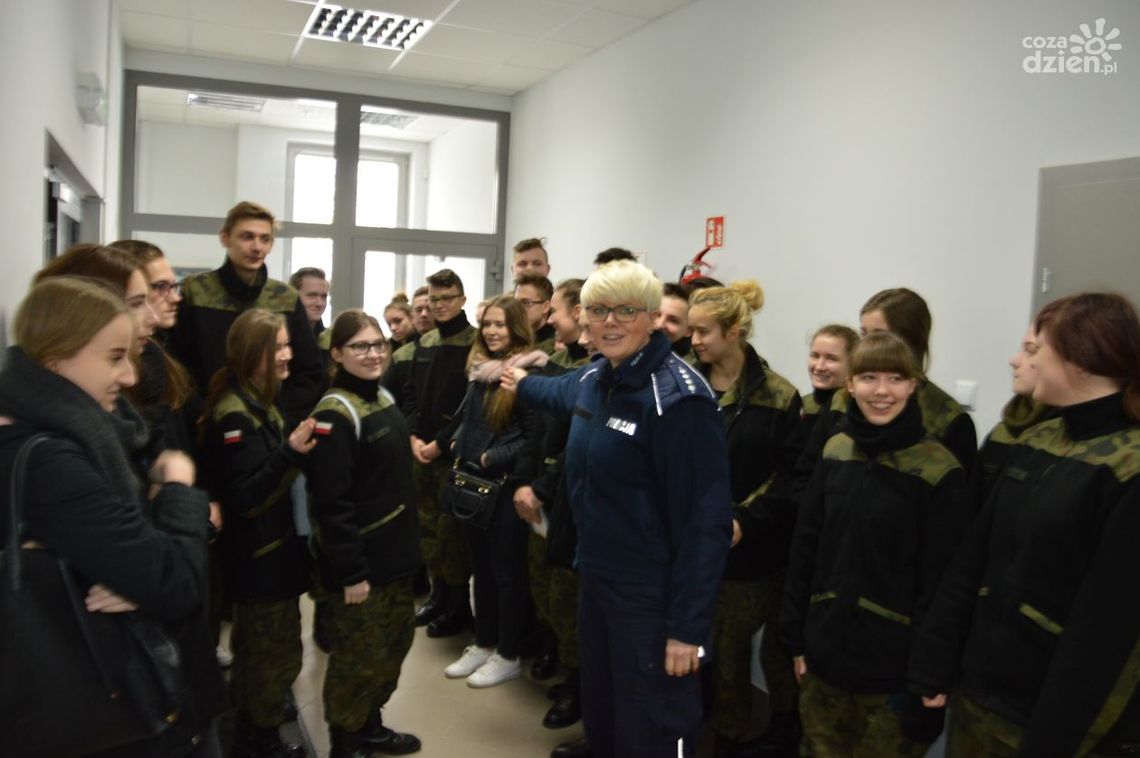 Młodzież odwiedziła policjantów Młodzież odwiedziła policjantów
