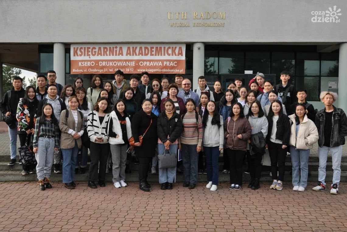 Młodzież z Mongolii na UTH w Radomiu Młodzież z Mongolii na UTH w Radomiu