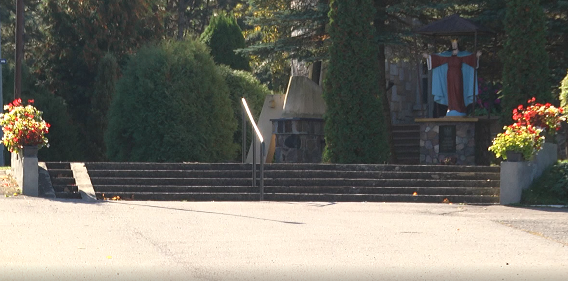 Mogli uniknąć tragedii? Odtworzyli wypadek przed kościołem 