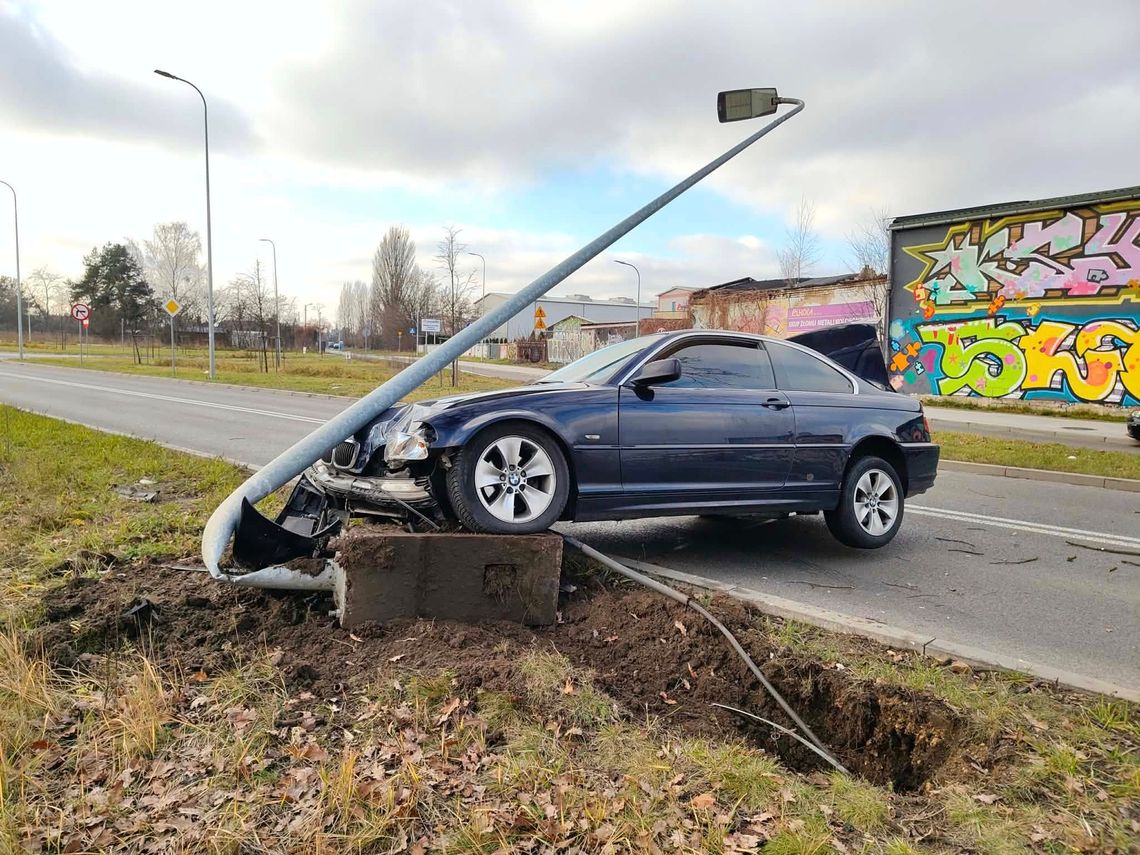 Mogło skończyć się tragedią. Groźny wypadek w Radomiu Mogło skończyć się tragedią. Groźny wypadek w Radomiu