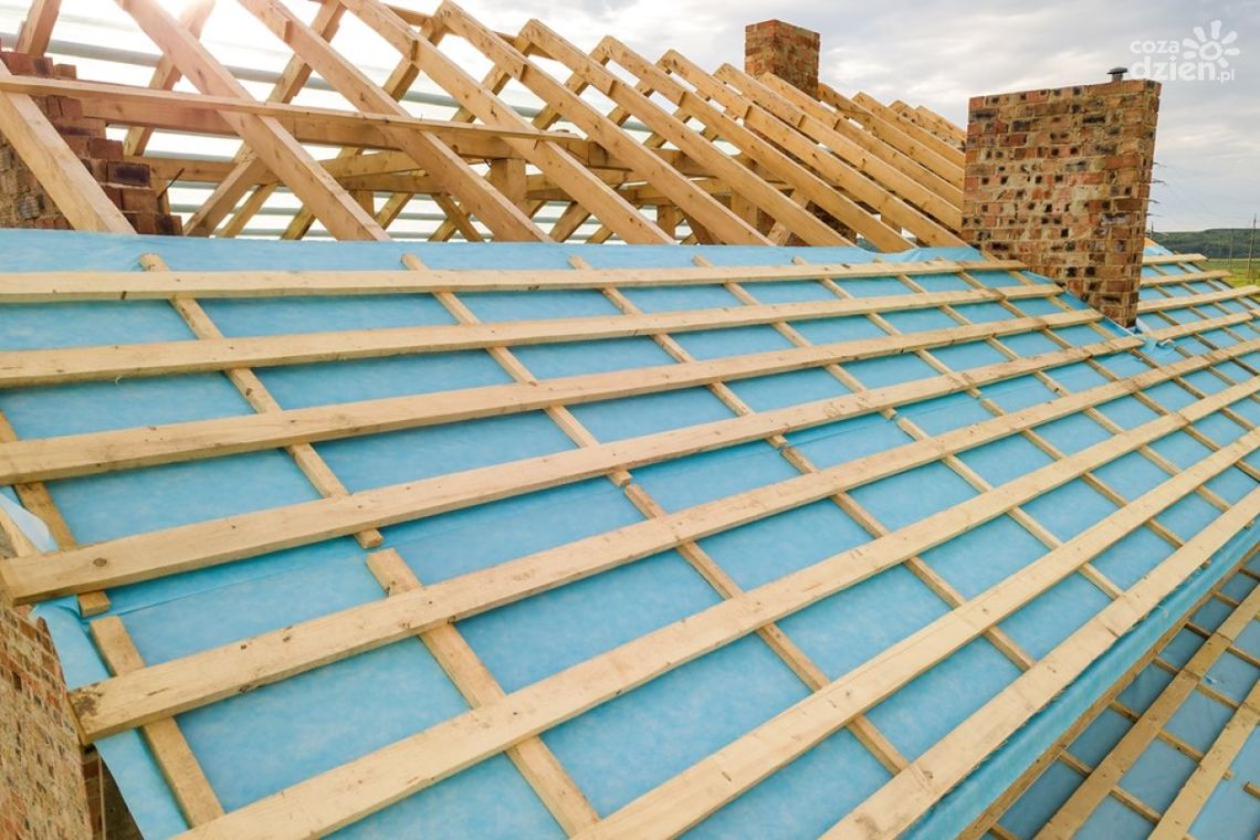 Montaż płyt PIR na dachu: Krok po kroku do efektywnej izolacji