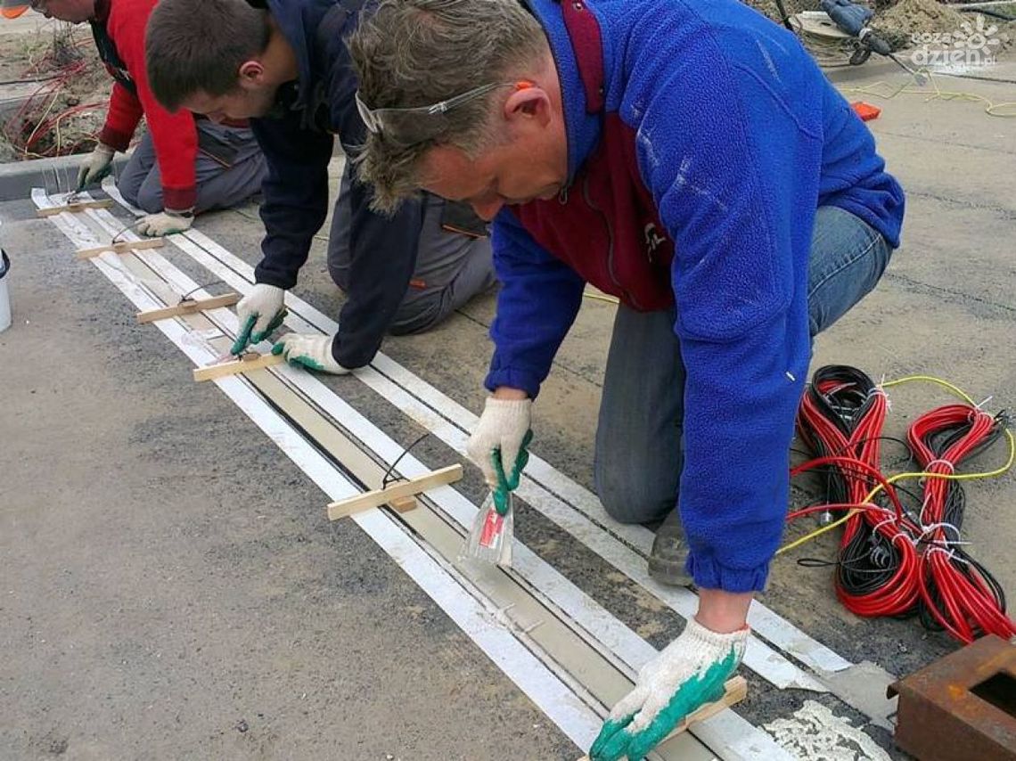 Montują najważniejsze elementy wagi na krajowej "siódemce"