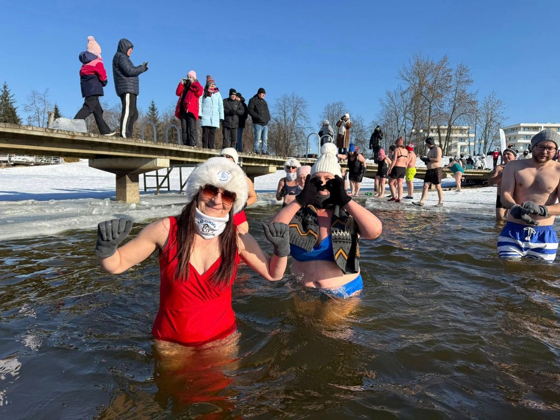 Morsowanie i pokaz ratowników w Radomiu" Takie warunki to my lubimy" (WIDEO) Radomskie Morsy