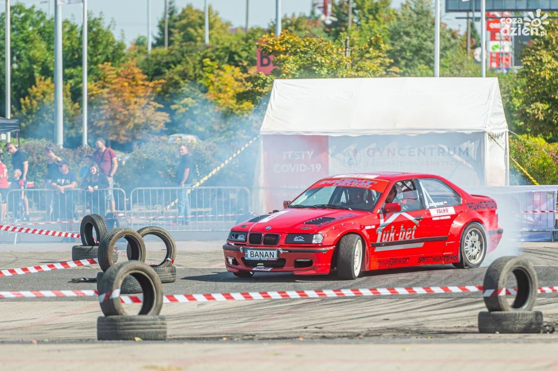 Motopiknik przy M1 oraz zbiórka dla schroniska