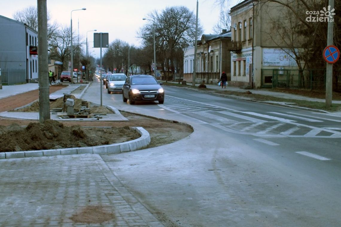 Można? Można. Cypel na ul. Okulickiego zniknął Można? Można. Cypel na ul. Okulickiego zniknął