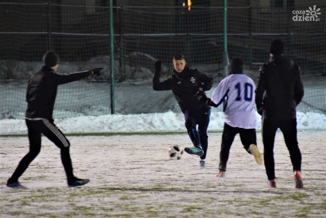 Mroźny sparing na remis