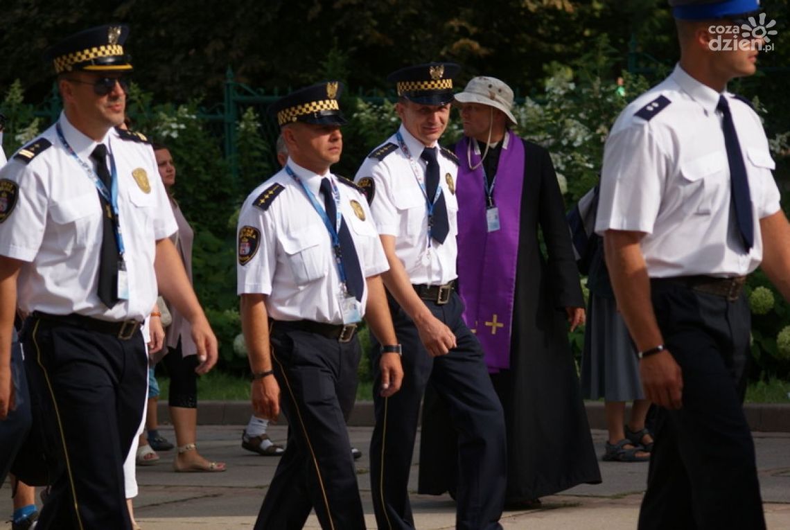 Mundurowi wrócili z Jasnej Góry