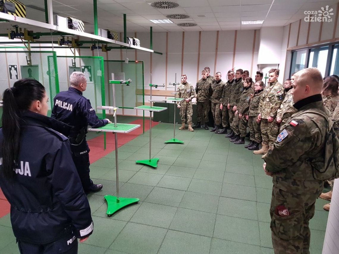 Mundurowi z wizytą u mundurowych