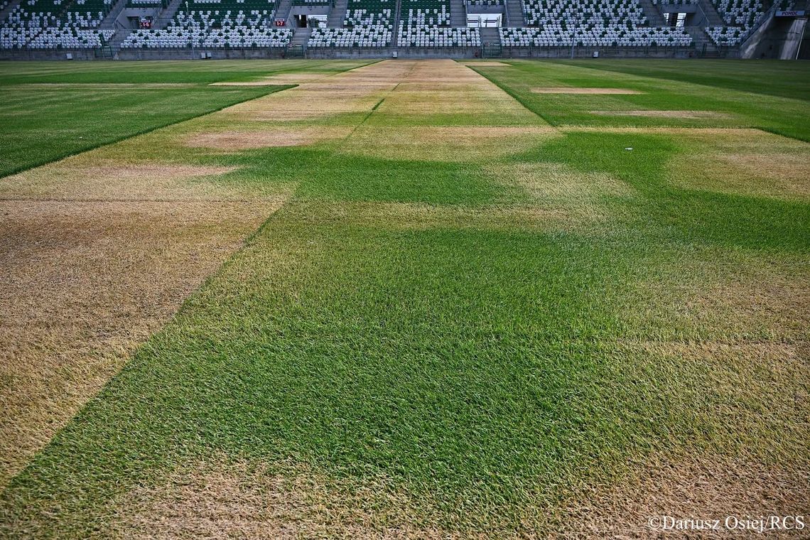 Murawa stadionu RCS przechodzi regenerację po koncercie Jarre’a i Zalewskiego
