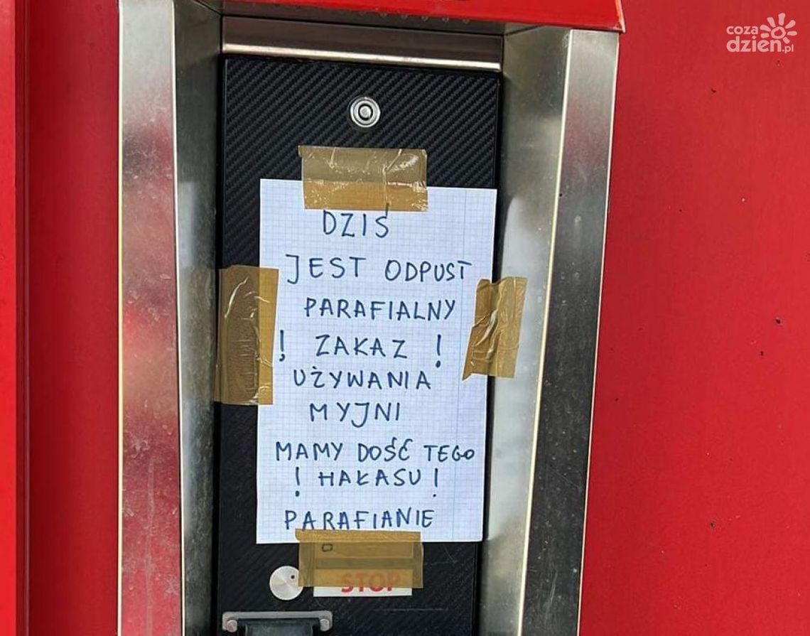 Myjnia nieczynna, bo... jest odpust parafialny