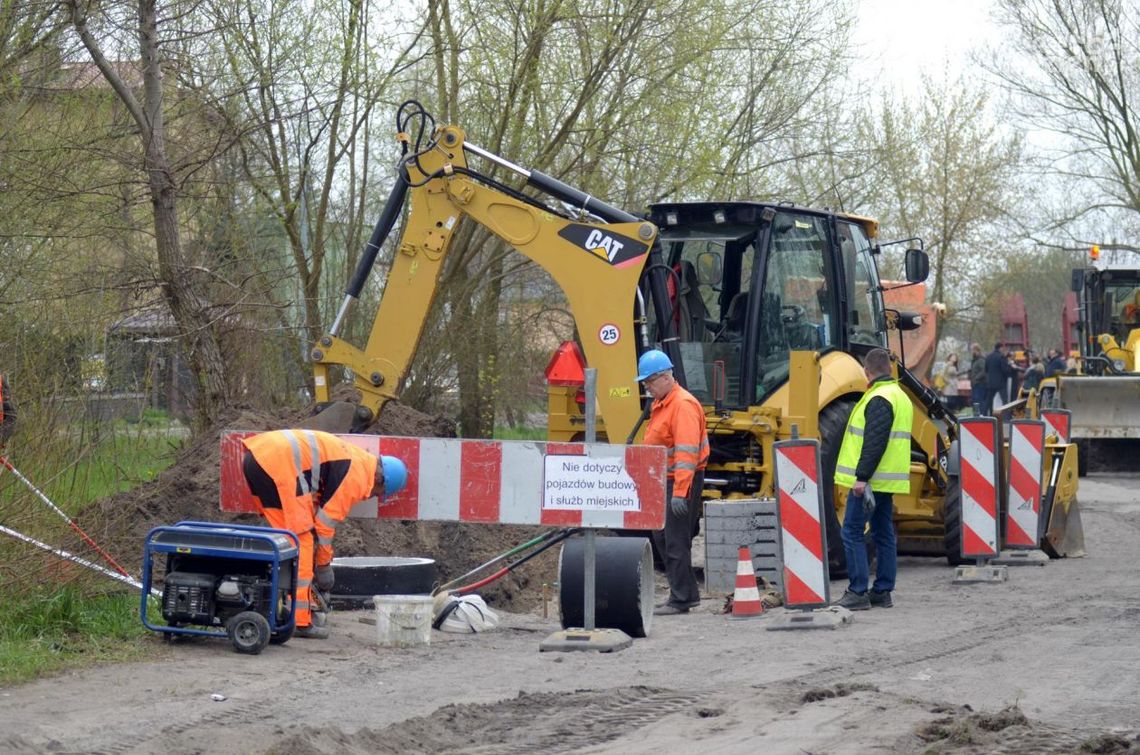 Na Kleeberga utwardzają drogę Na Kleeberga utwardzają drogę
