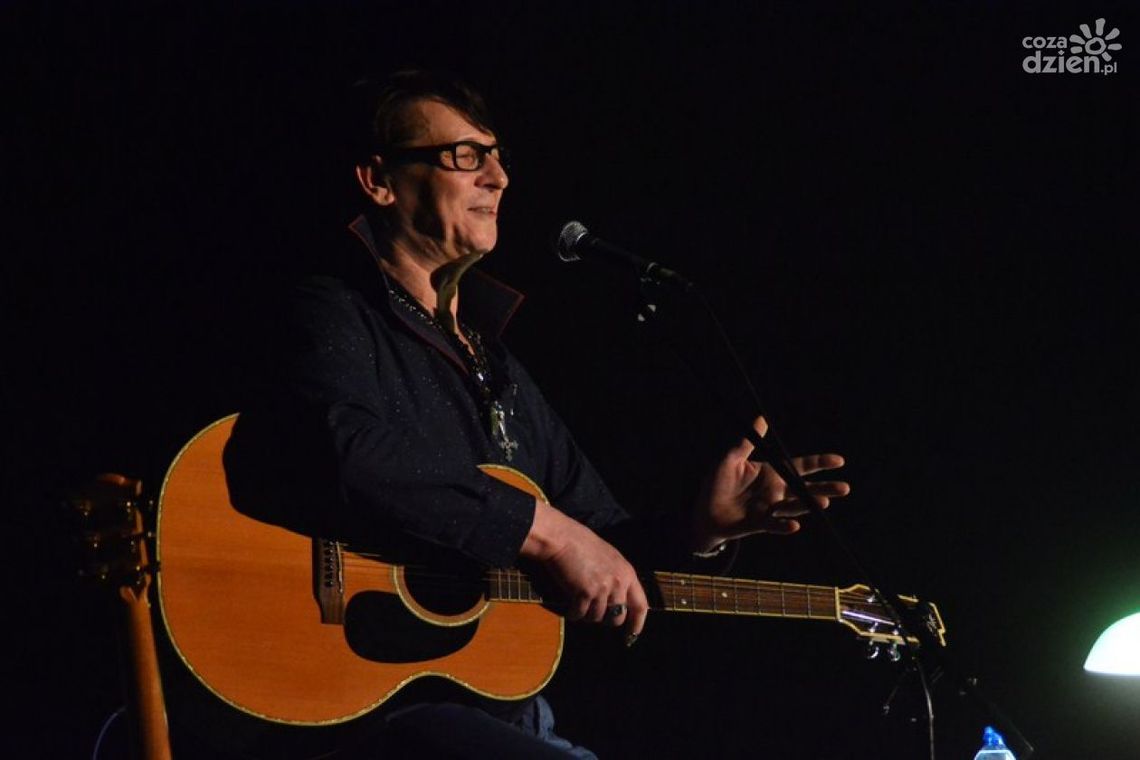 „NA KOLEJNY JEGO KONCERT POJADĘ DOKĄDKOLWIEK”