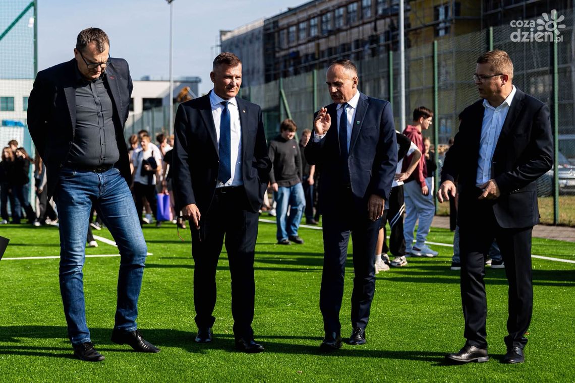 Na nowym boisku zagrają jak Lewandowski?