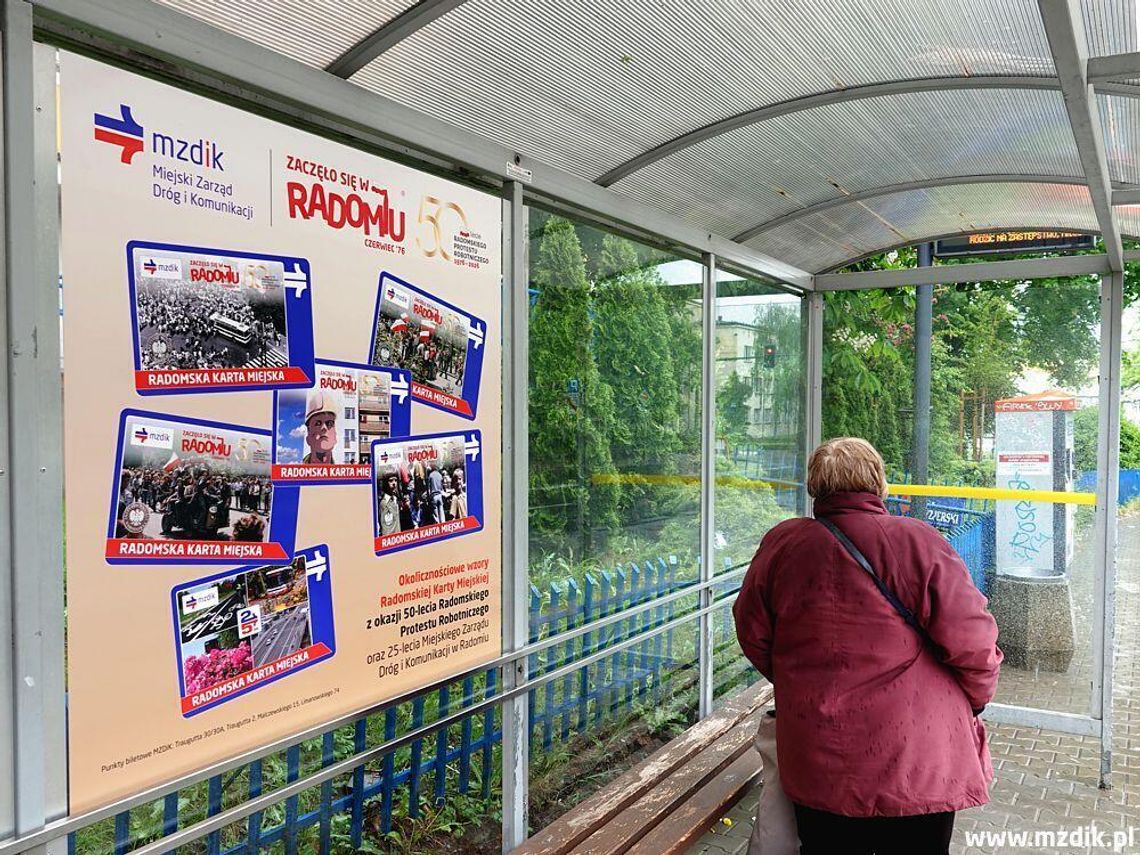 Na przystankach autobusowych promują nową kartę miejską. To kolejne upamiętnienie Radomskiego Czerwca '76