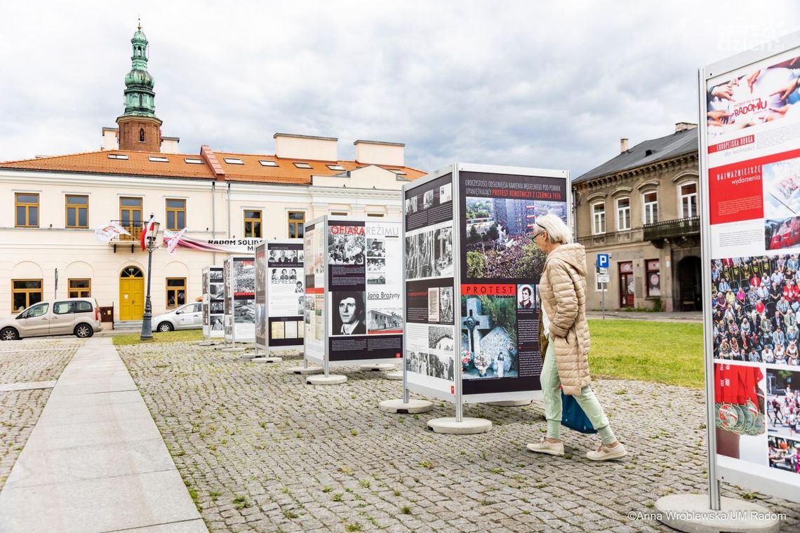 Na Rynku można oglądać wystawę "Zaczęło się w Radomiu" 