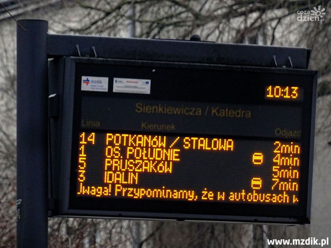 Na tablicach przystankowych pojawił się nowy symbol. Co oznacza?