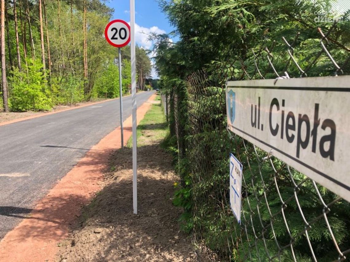 Na terenie Kolonii Brzeźce powstała nowa droga Na terenie Kolonii Brzeźce powstała nowa droga