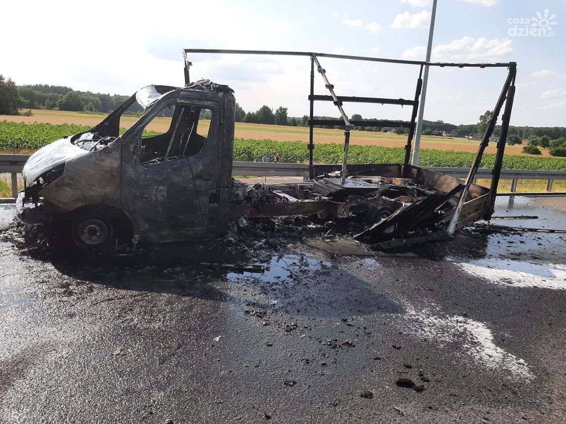 Na trasie S7 zapalił się pojazd 