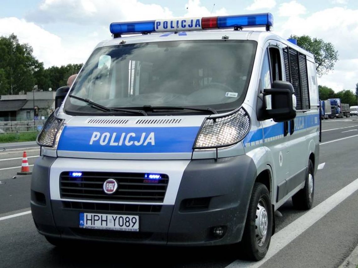 Na ul. Zbrowskiego pijana kobieta doprowadziła do kolizji