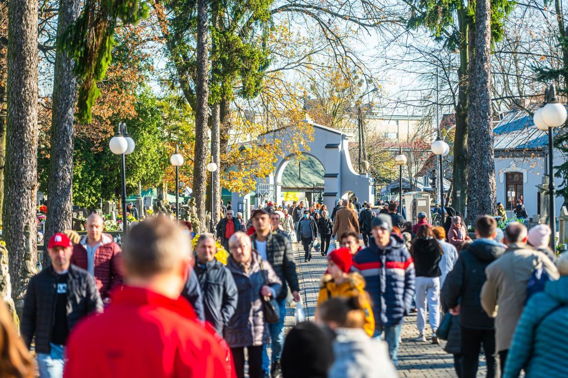 Nabożeństwa na radomskich cmentarzach