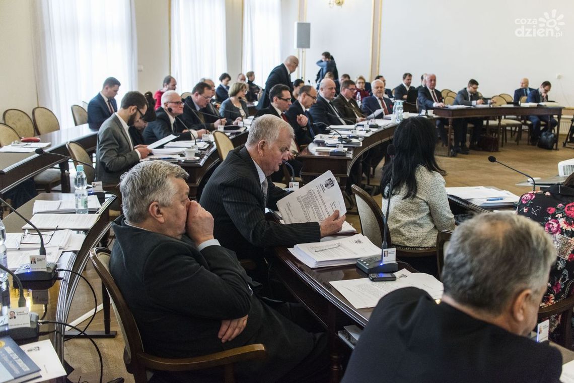 Nadzwyczajna sesja Rady Miejskiej w sprawie al. Wojska Polskiego