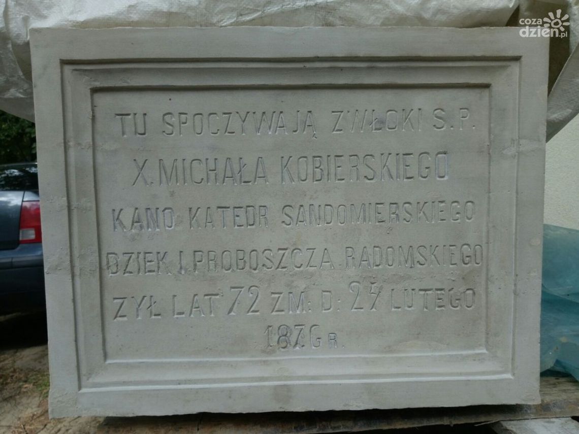 Nagrobek ks. Kobierskiego prawie gotowy