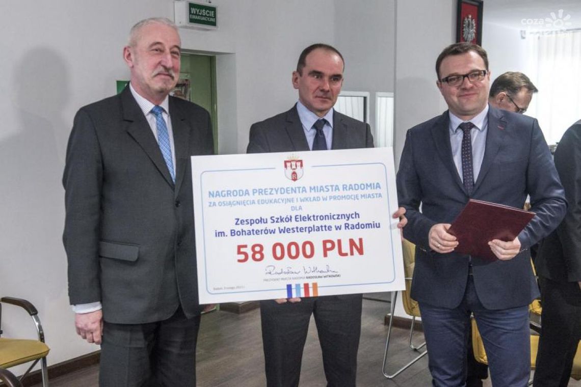 Nagrody dla uczniów i czek dla ZSE