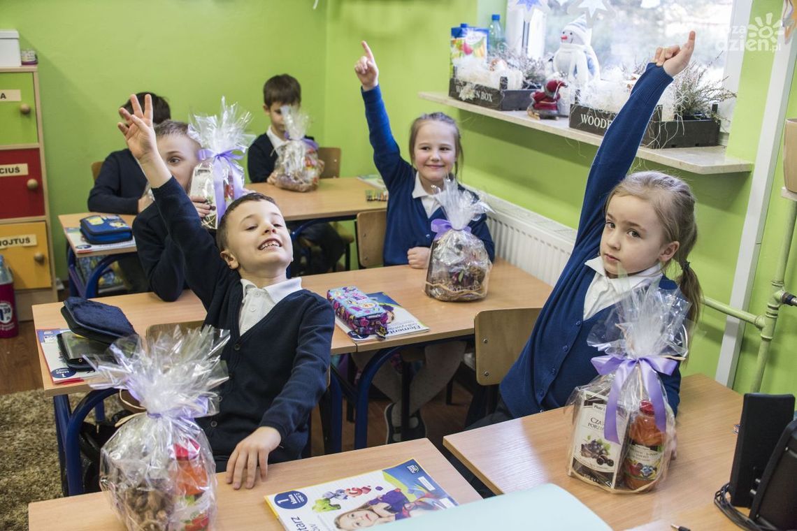 Najfajniejsza Pierwsza Klasa otrzymała upominki od "Piotra i Pawła"