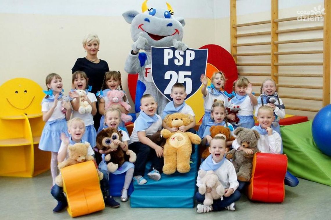 Najfajniejsza Pierwsza Klasa. PSP nr 25 klasa 1a Najfajniejsza Pierwsza Klasa. PSP nr 25 klasa 1a