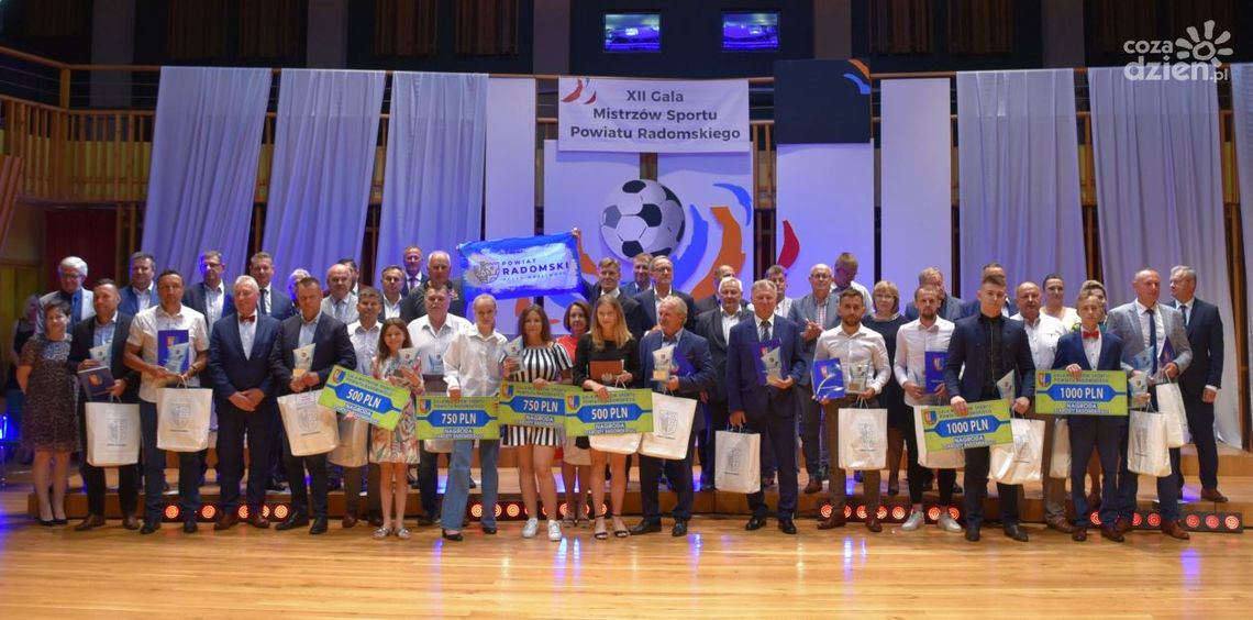 Najlepsi sportowcy i trenerzy powiatu radomskiego nagrodzeni